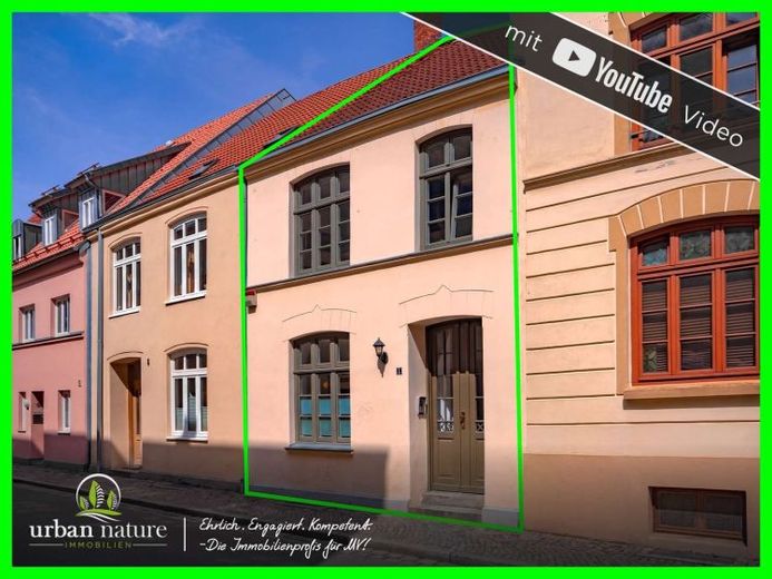 Drei Ebenen voller Möglichkeiten – Stadthaus mit Hinterhof in Wismar – Foto 1