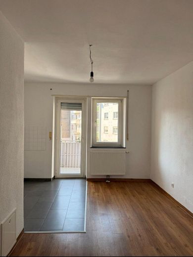 Solide Kapitalanlage in Ludwigshafen-Süd | 1,5-Zimmer-Wohnung, vermietet | Garage optional – Küche + Essbereich