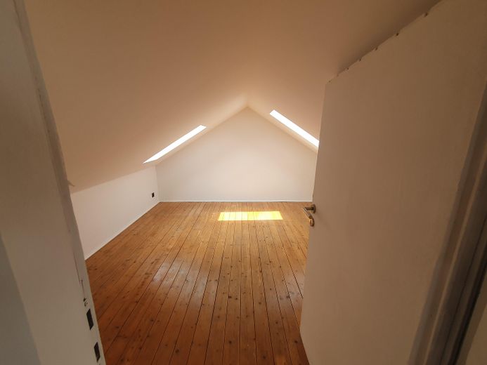 Zimmer im Spitzboden