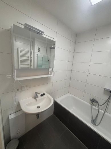 Bonito apartamento de 3 habitaciones con balcón! – Foto 10