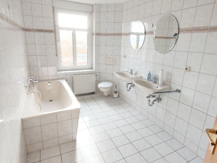 Prima 3-R, Whg. m. schönen Bad u. Gäste-WC – Foto 1