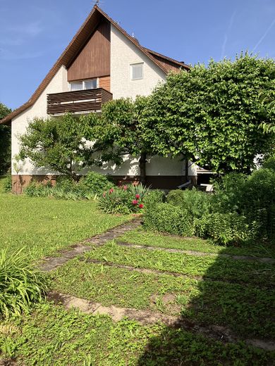 Einfamilienhaus mit großem Garten in ruhiger und zentrumsnaher Wohnlage – Foto 3
