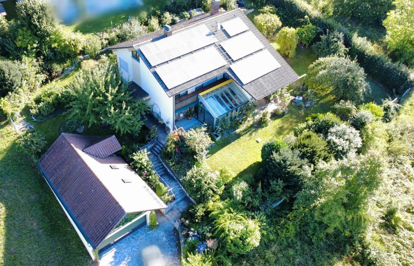 Freistehendes Einfamilienhaus in ruhiger Südhanglage mit weitem Blick über das Vilstal – Aussenansicht