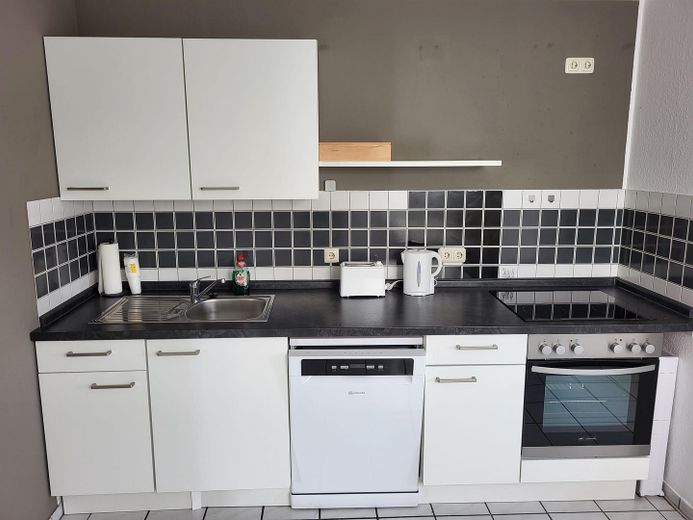 2 Zimmer Whg. mit Balkon in guter Lage von Würselen – Küche