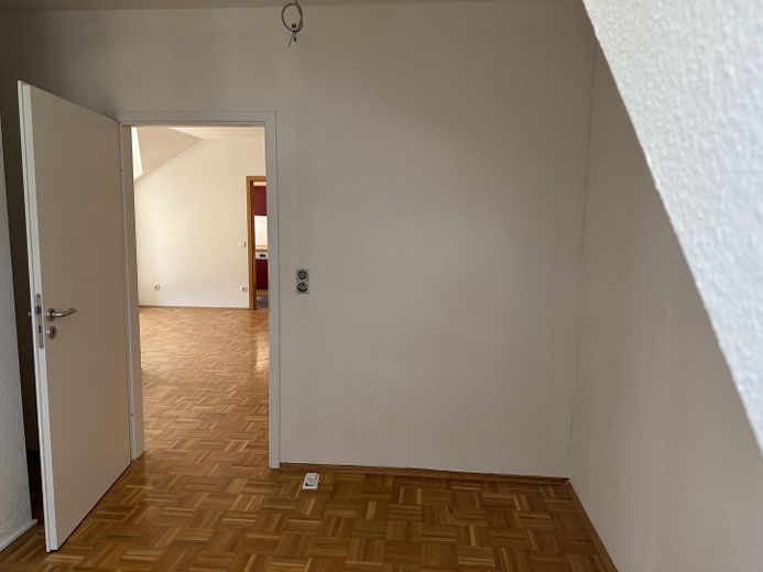 Kassel - Bad Wilhelmshöhe: Moderne 4 ZKB mit großer Terrasse – Zimmer 4