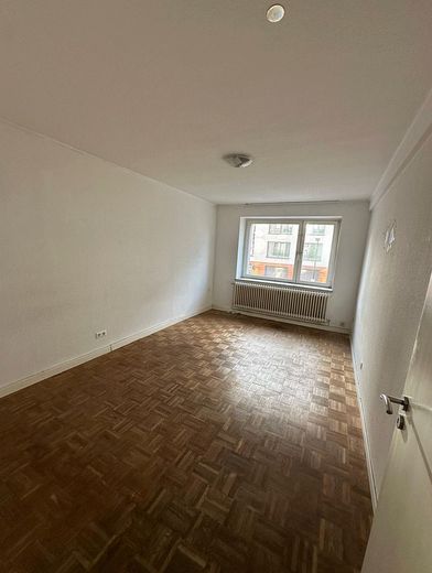 Attraktive Innenstadtlage in Düsseldorf - 3,5 Zimmer Wohnung – Zimmer