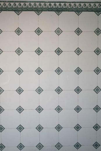 Deux charmants appartements anciens de 2 pièces avec balcon à HH-Altona – Küchenfliesen