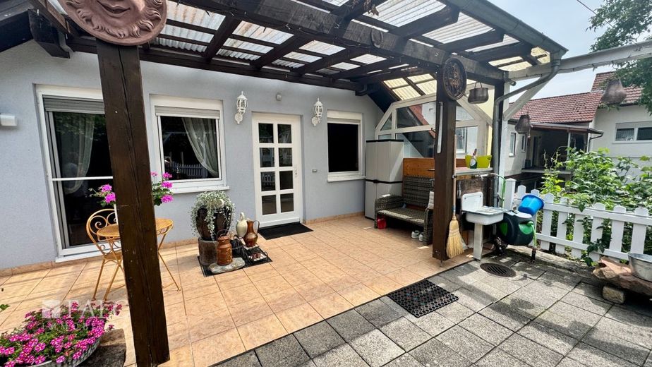 Mehrfamilienhaus als rentables Anlageobjekt (SOLL-Kaltmiete 154.200 EUR / Jahr, Provisionsfrei) – Eingang Wohnung 13