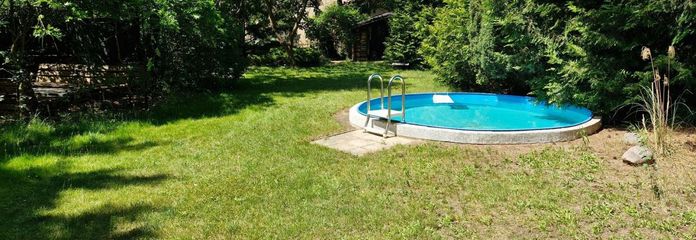 Sommeransicht Gartenpool