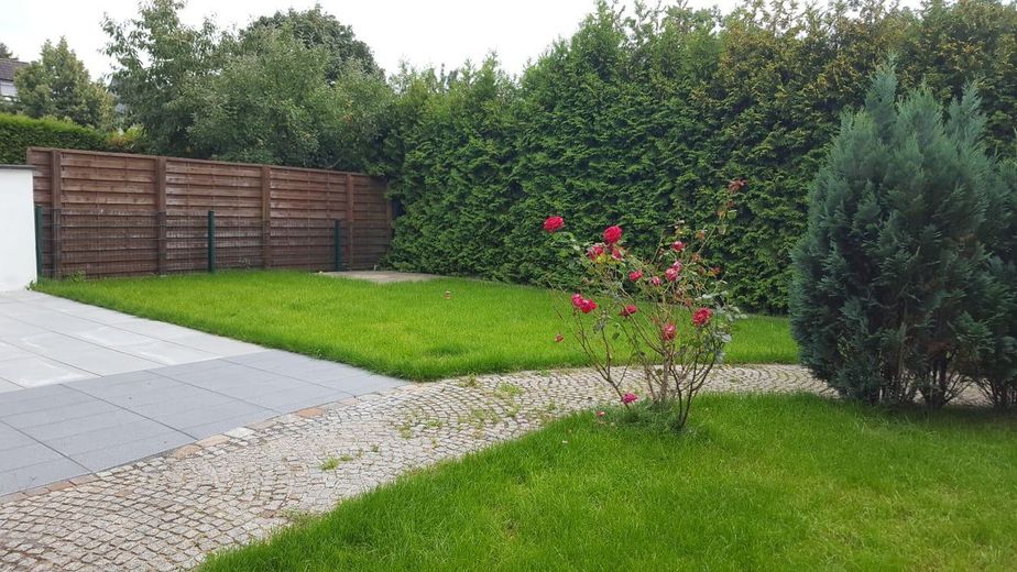 Reihenendhaus mit gehobene Ausstattung und 2 Stellplätze (Mietpreis inbegriffen) – Foto 3