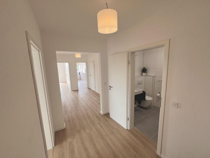 Відремонтована 3-кімнатна квартира з ліфтом, 86 м² – Падерборн-Ельзен, без комісії – Фотографія 2