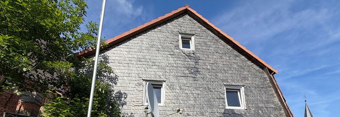 Move-in-ready detached house/holiday home with new heating/roof/windows/electrical system etc... Over 7% return possible!