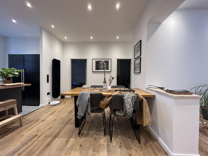 Lussuoso appartamento di 4 locali risanato con cucina componibile unica sul Kaßberg – Essbereich
