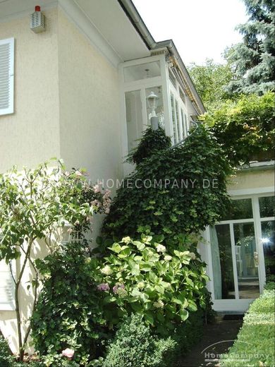 Voll möbliertes Dachgeschoss-Apartment in Köln-Lindenthalt! – 7550fc815c160bc37faa6d7cdbd300e74ff01a89.jpg