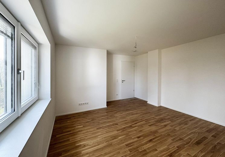 First occupancy after complete renovation: Spacious 3-room apartment with balcony in Munich-Trudering - Unit 5 – Schlafzimmer