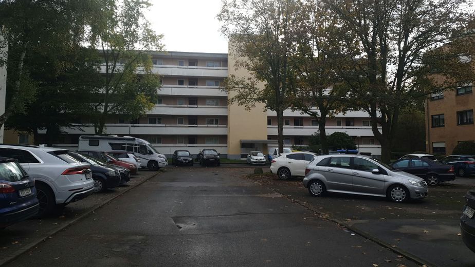 Schöne, frisch renovierte 3-Zimmer Wohnung in Köln-Seeberg-Süd, 1 Etage – Gebäude