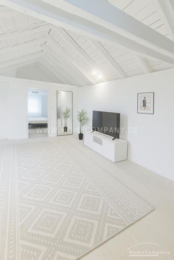 Voll möblierte Wohnung mit 5 Schlafzimmern, Balkon und Parkplatz in Höhenkirchen-Siegertsbrunn – ideal für WGs oder Familie – 2cb39f9a614f3f9f911e65206ff3e50cf94377ca.jpg