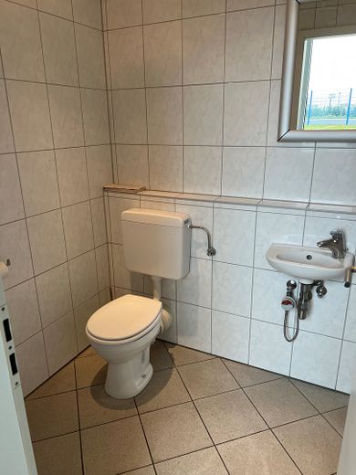 Top-Gewerbeimmobilie: Flexibel nutzbar - als Lager, Werkstatt, Produktion oder auch Handel. – Besuchertoilette
