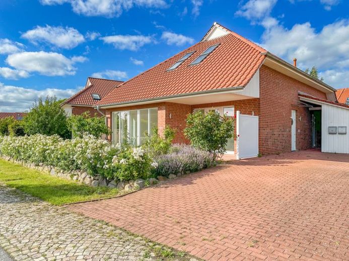 Das Erdgeschoss ganz für sich – 105 m² mit eigenem Garten nahe Travemünde & Ostsee – Foto 1