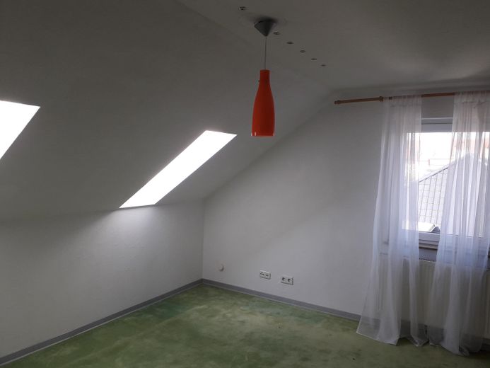 helle 2Z-DG-Wohnung – Schlafzimmer
