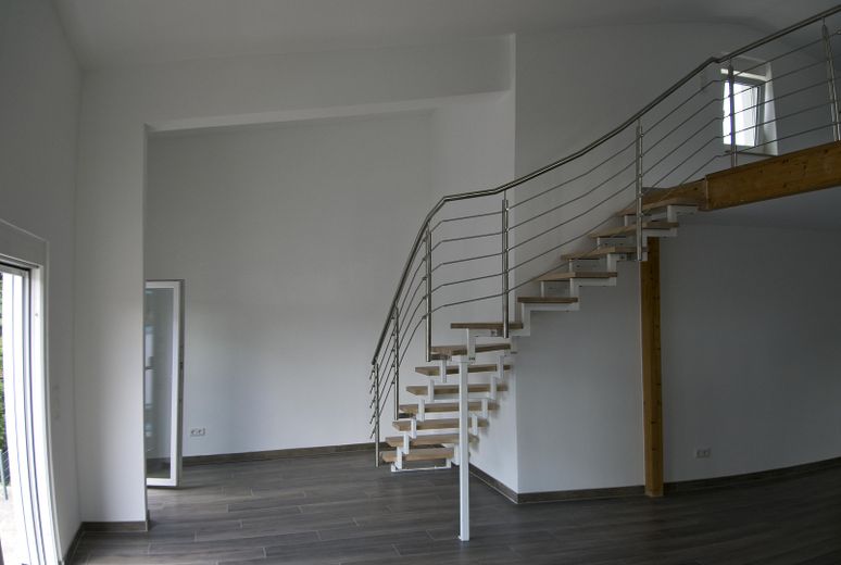 عقار سكني وتجاري في Mühltal – Wohnung OG