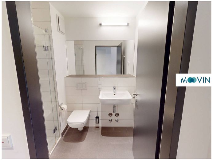 URBAN BASE: Vollmöbliertes 1-Zimmer-Apartment mit EBK, ALL-IN-MIETE, UVM. im Wiesbadener Stadtzentrum – Ansicht I: Duschbad