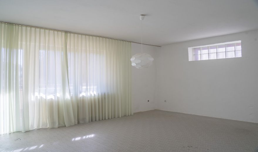 Wohnzimmer zum Glasbaust.