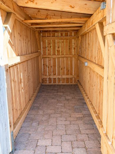 Straordinaria casa d’architetto con finiture di alta qualità, cantina abitabile e giardino esposto a sud da sogno – Schuppen Carport ca. 3, x1,5m