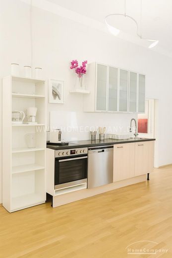 Modern ausgestattete 8 Zimmer-Wohnung in Neuhausen – a16ca53a9fb8cf73aeb8dd5ee0d824f8d223b5d4.jpg