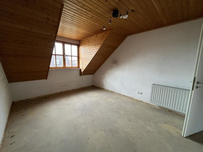 Maison jumelée adaptée aux familles avec jardin, sauna, studio et sous-sol à Stegaurach – Kinderzimmer