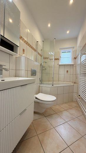 Zehlendorf: 3 habitaciones libres de comisión, en excelente estado, cerca del parque Laehr – Wannenbad