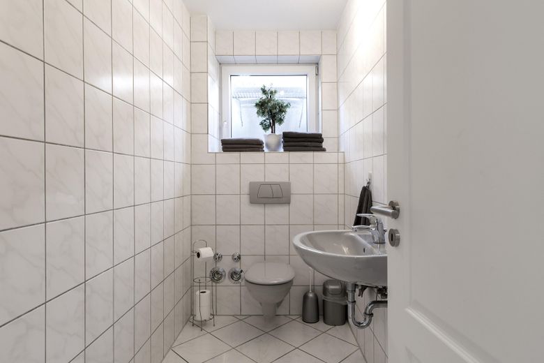 Gäste oder 2 WC mit Wschbecken