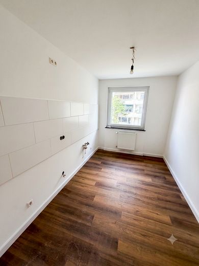 Wunderschöne 3-Zimmer-Eigentumswohnung mit Garage – Küche