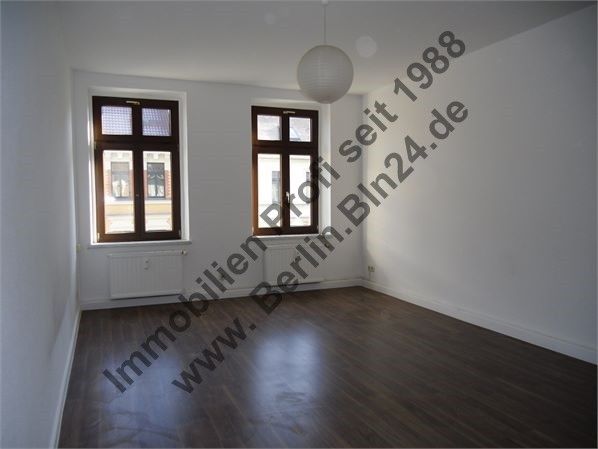 Leipzig - saniert - Mietwohnung mit Einbauküche - Stellplatz – Wohnzimmer