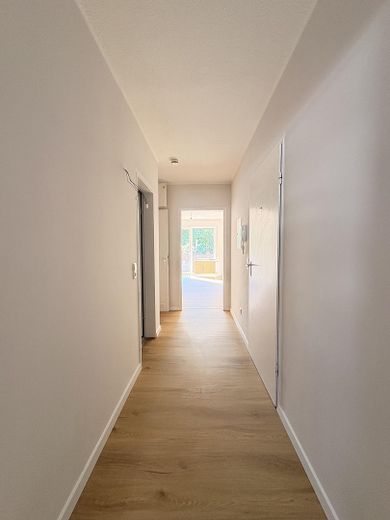 Helle 1,5-Zimmer Wohnung mit Einbauküche in EG, Alsfeld – Flur