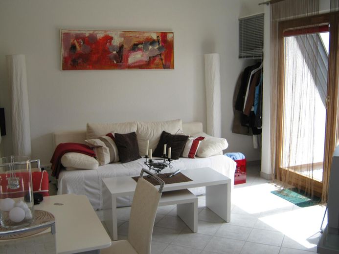 Wohnzimmer möbliert