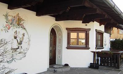 Elegante, großzügige 2-Zi.-Einliegerwohnung