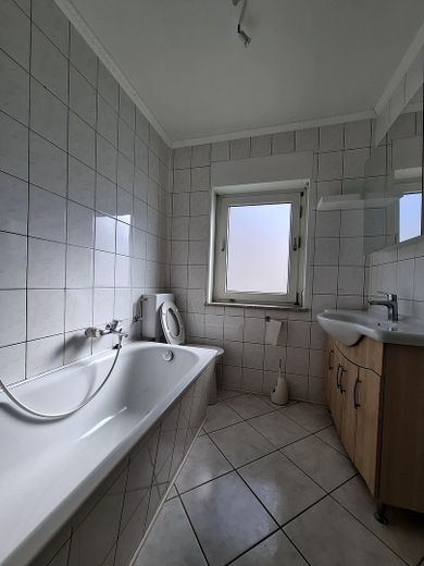 3FH-Renditehit mit hohe Mieteinnahmen in Oberwesel-Dellhofen – Bad mit Badewanne