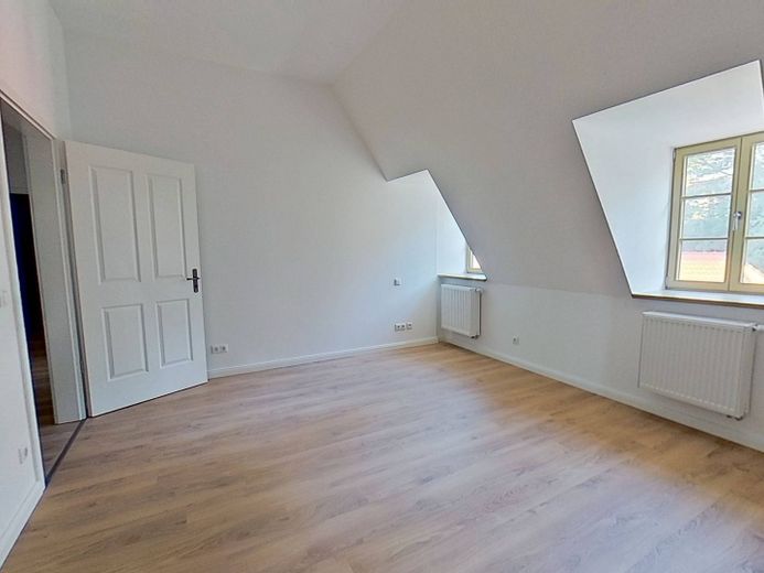 Traumhafte 3-Zi.-Dachgeschosswohnung in historischem Ambiente am Schloss – Ansicht II: Schlafzimmer I