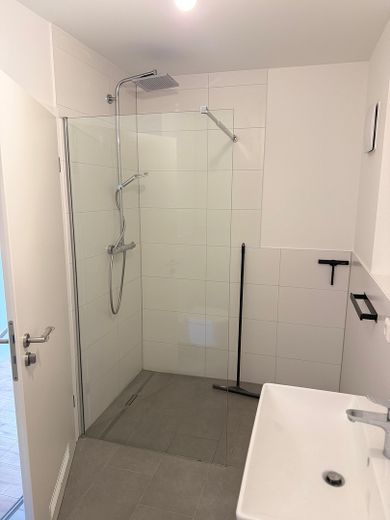 Современная, светлая 2-комнатная квартира в Offenburg – Dusche 