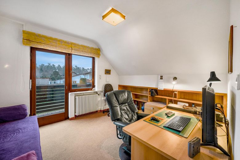 Arbeitszimmer mit Balkon