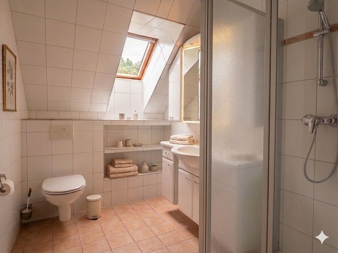 Badezimmer mitDusche (OG)