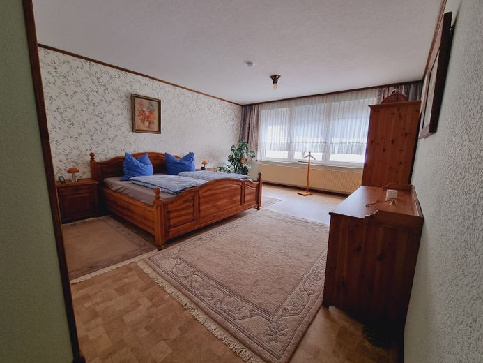 Stadthaus mit drei Ferienwohnung oder Monteuswohnung – Whg. 2 - Schlafzimmer