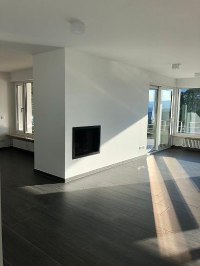 Wohnzimmer mit Kamin