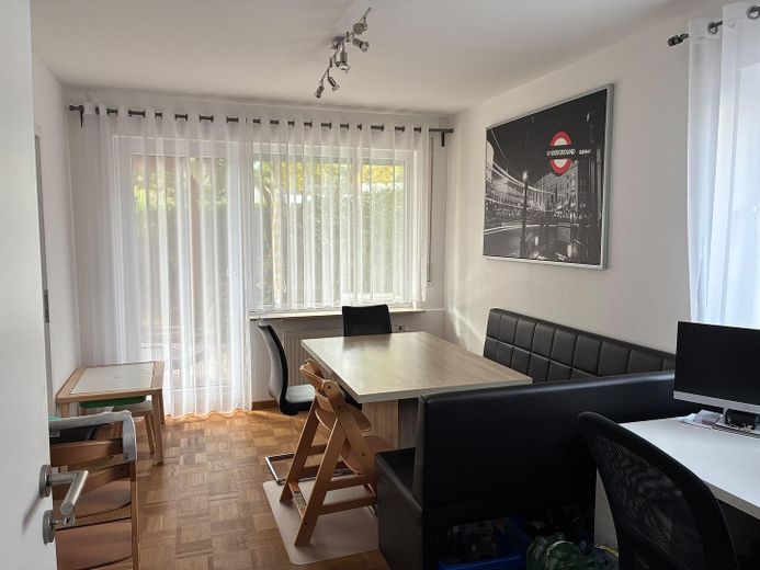 Ruhiges Wohnen: Lichtdurchflutete OG-Wohnung im Grünen – Esszimmer