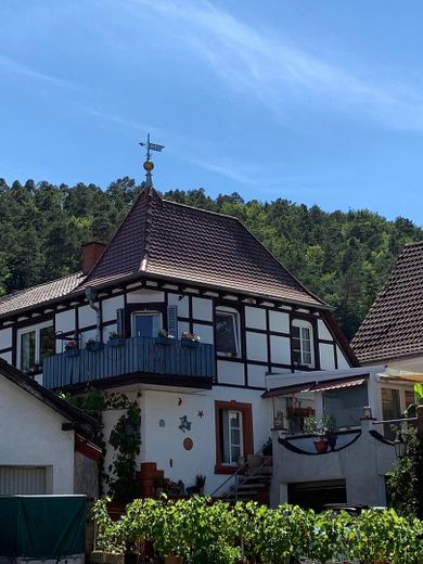7,1% Kapitalanlage in Hauenstein - 2 renovierte, vermiete Wohnungen im Paket – Foto 1