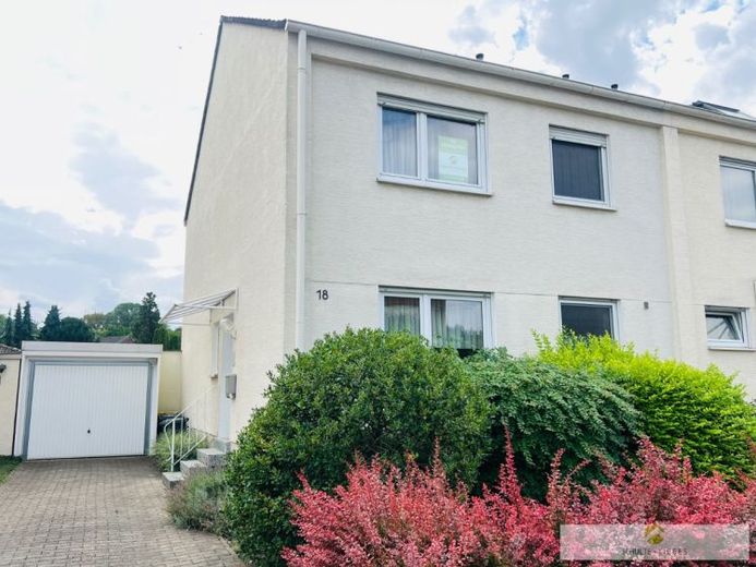 Felicità familiare in una tranquilla zona residenziale – Curata casa bifamiliare con giardino e garage a Unna-Massen! – Foto 1