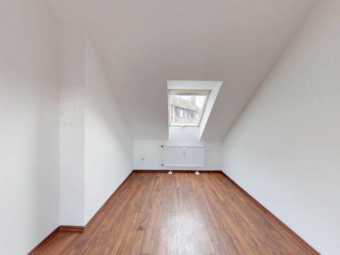 Provisionsfreie 5-Zimmer-Maisonette mit zwei Badezimmern und Balkon – OG rechts