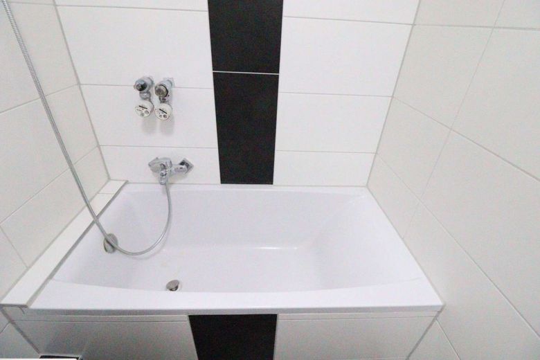Badewanne - Dusche