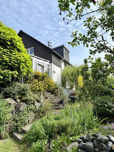 Hausansicht Garten